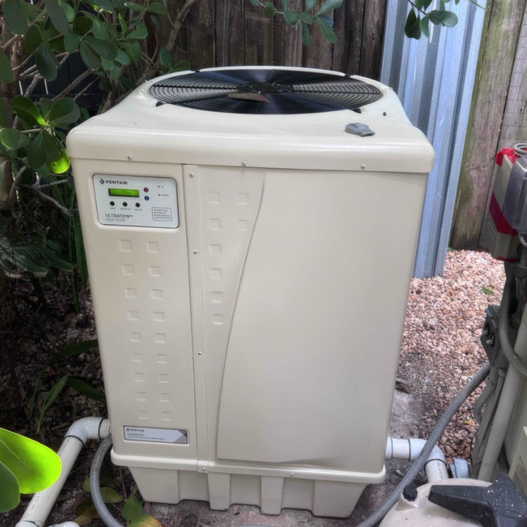 Pool services in Miami, FL