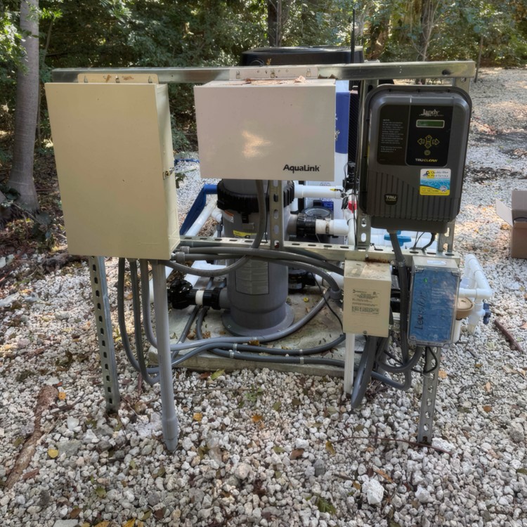 Pool services in Miami, FL